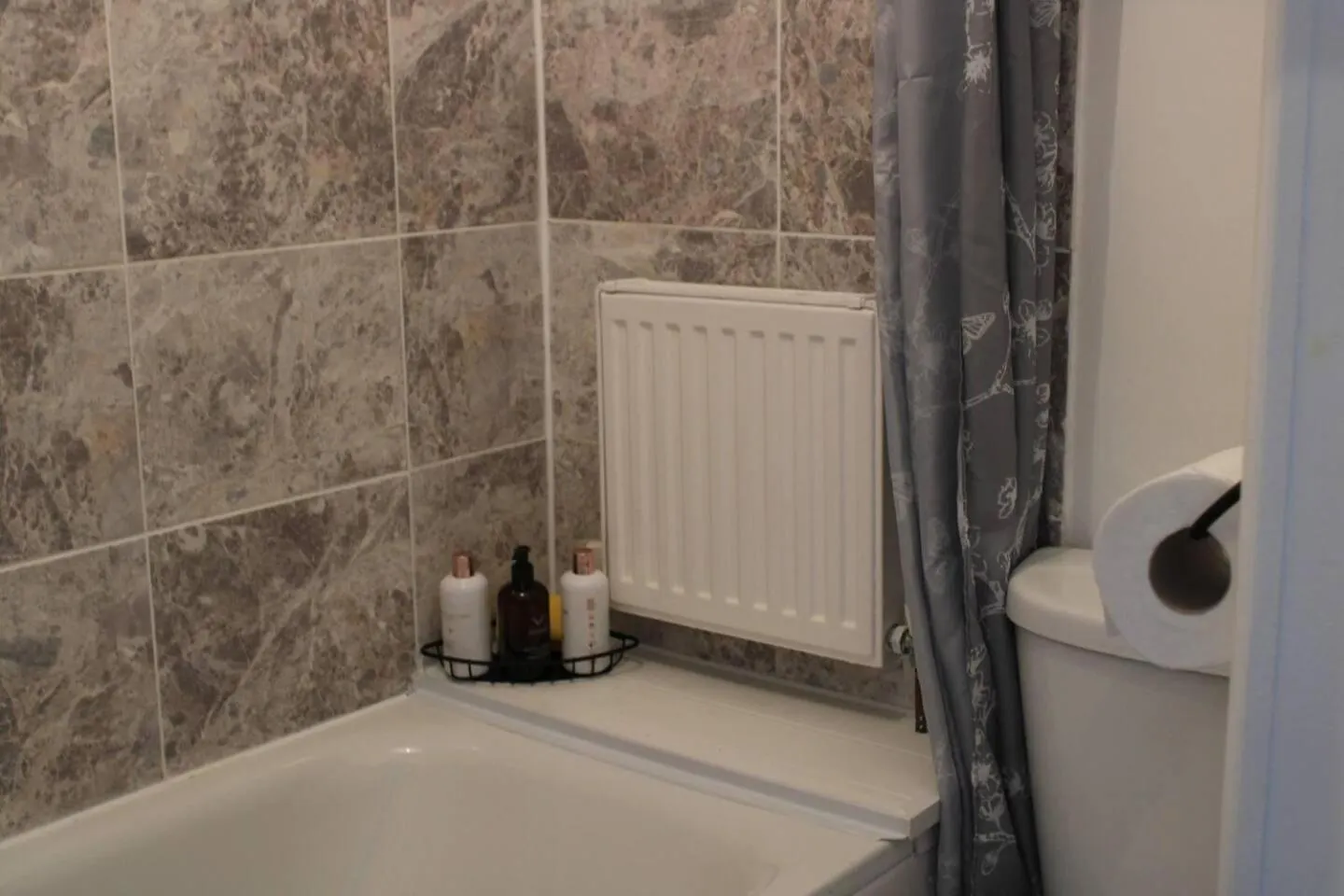 Stunning 2-Bed Ground Floor Apartment In Romford