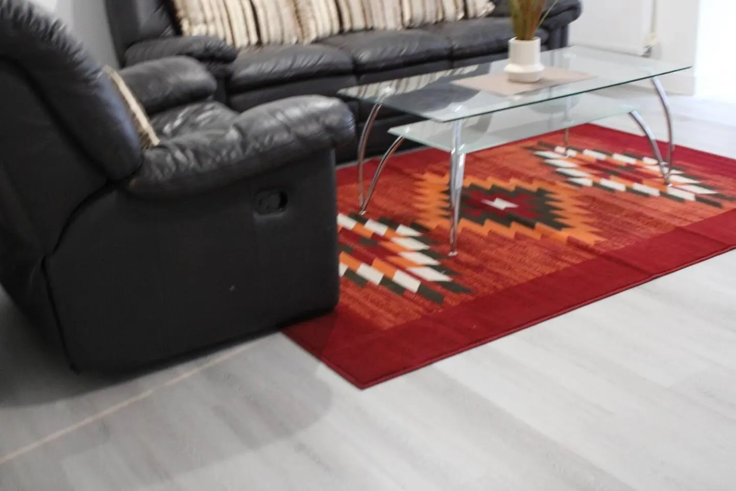 Stunning 2-Bed Ground Floor Apartment In Romford 0*,