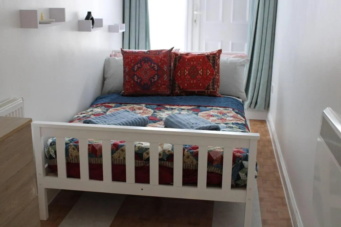 Stunning 2-Bed Ground Floor Apartment In Romford